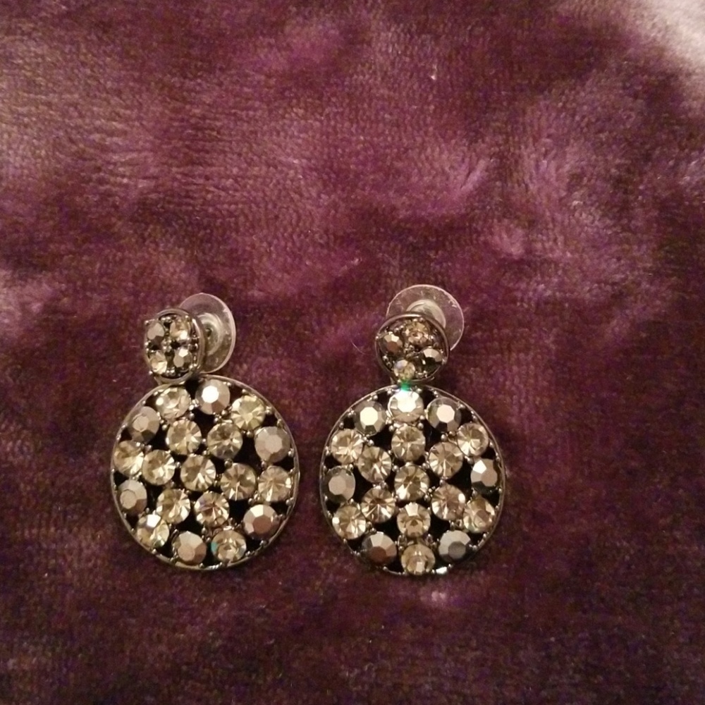 Earrings with fake diamonds